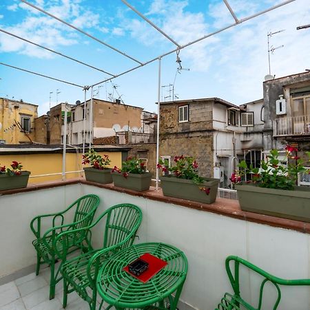 Charming Apartment With Balcony In The Historic Center Napoli Dış mekan fotoğraf