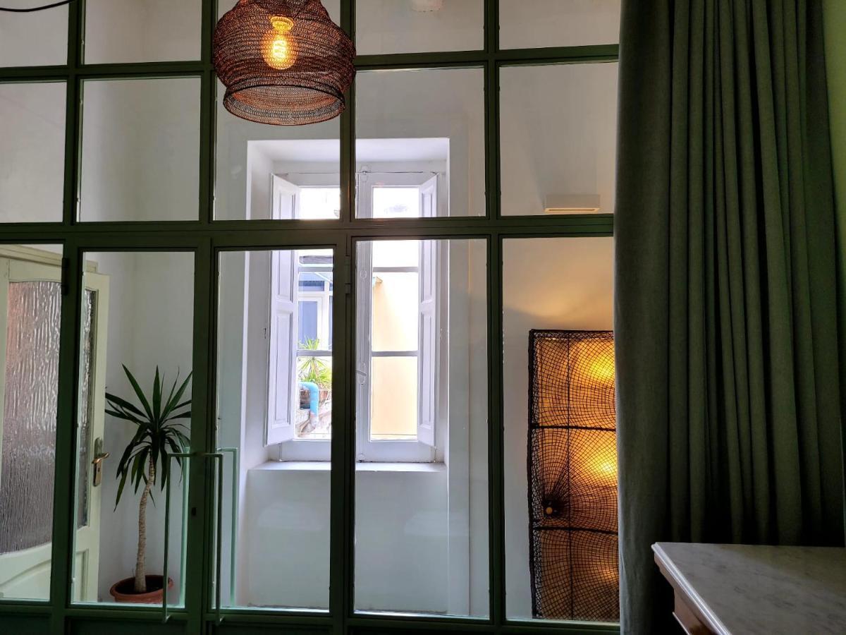 Charming Apartment With Balcony In The Historic Center Napoli Dış mekan fotoğraf
