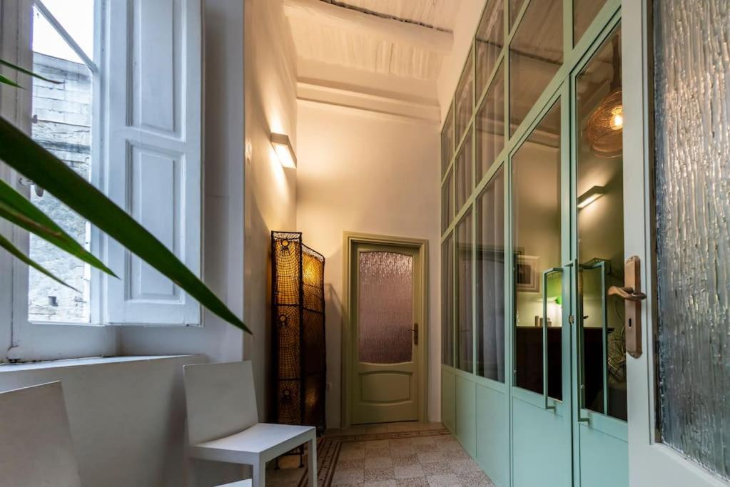 Charming Apartment With Balcony In The Historic Center Napoli Dış mekan fotoğraf