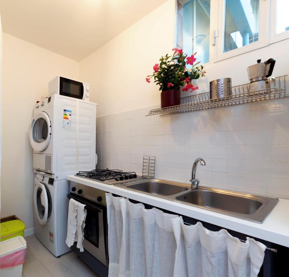 Charming Apartment With Balcony In The Historic Center Napoli Dış mekan fotoğraf
