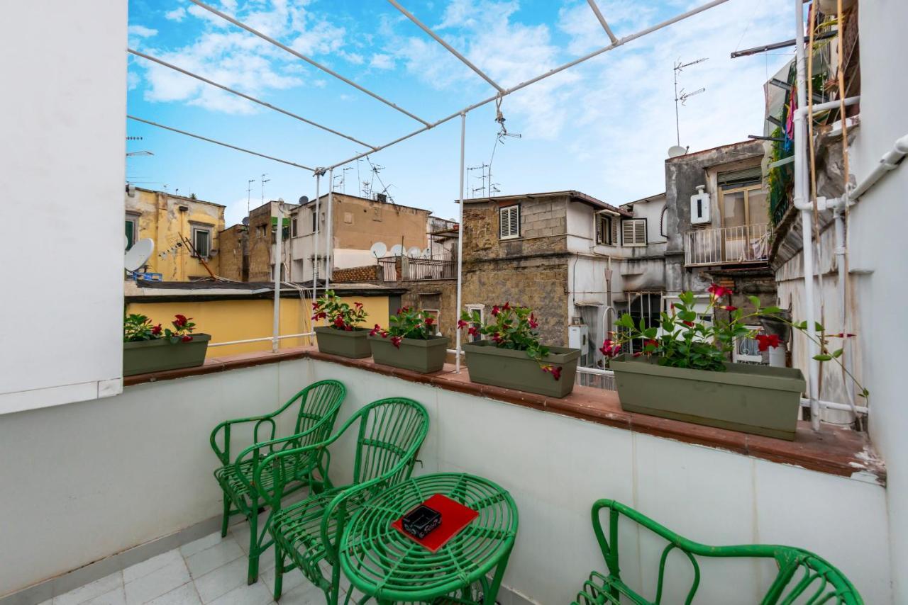 Charming Apartment With Balcony In The Historic Center Napoli Dış mekan fotoğraf