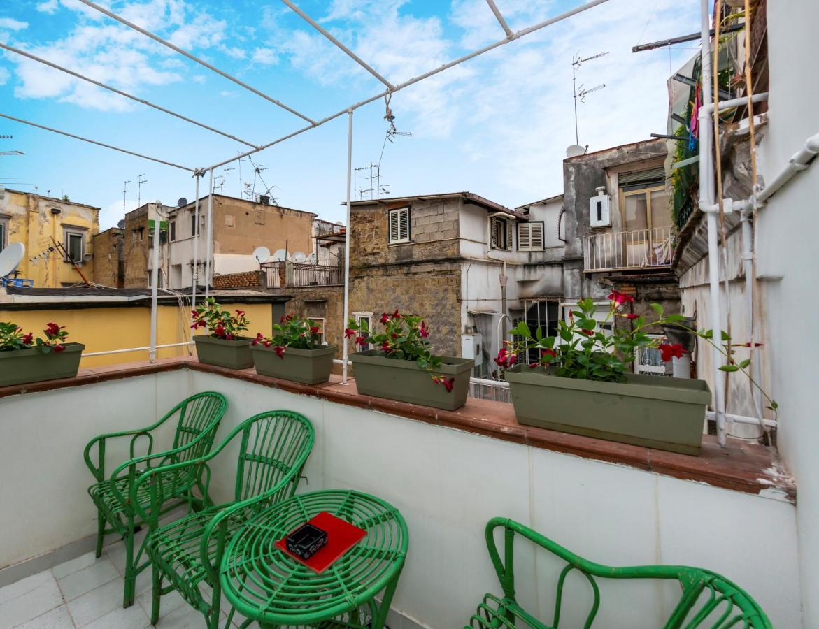 Charming Apartment With Balcony In The Historic Center Napoli Dış mekan fotoğraf